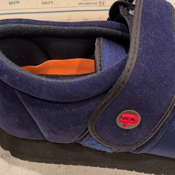 Pedors Orthopedic Shoes with Velcro Strap Brand New Never Worn - Picture 5 of 11